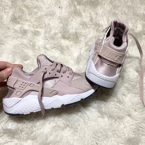 NIKE Huarache Light Pink